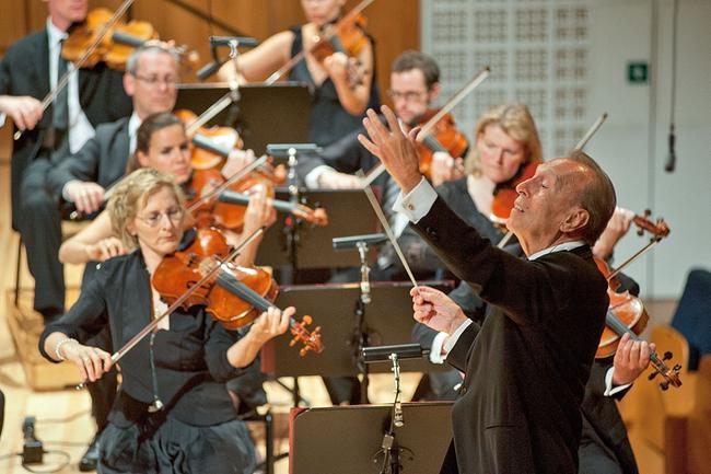 Das Lucerne Festival Orchestra unter der Leitung von Claudio Abbado