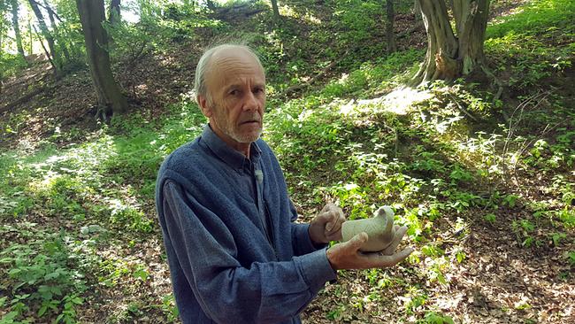© ORF/Ab Hof TV Produktion Heinz Lackinger, Urzeitliches Töpfern