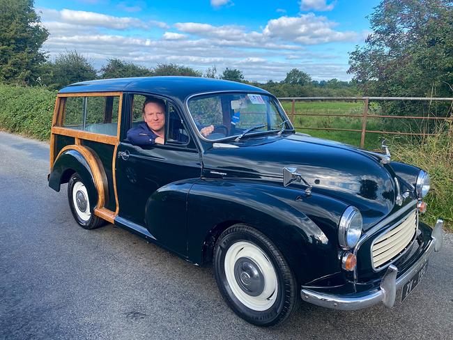 Daniel Hope unterwegs mit einem Morris Traveller durch Irland