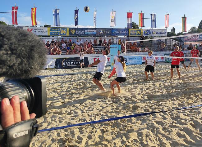 © ORF / GÜNTHER LÖFFELMANN Prominente spielten in einem Turnier gegeneinander für den guten Zweck