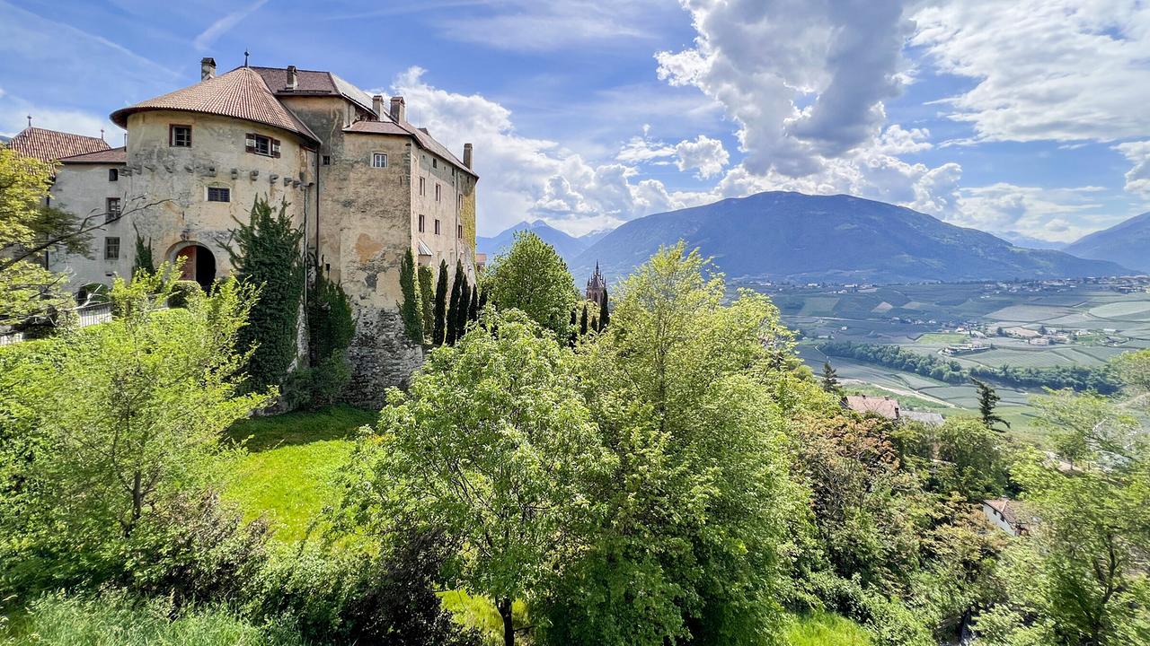 "Herrschaftszeiten! Bei Familie Spiegelfeld auf Schloss Schenna in Meran": Schloss Schenna