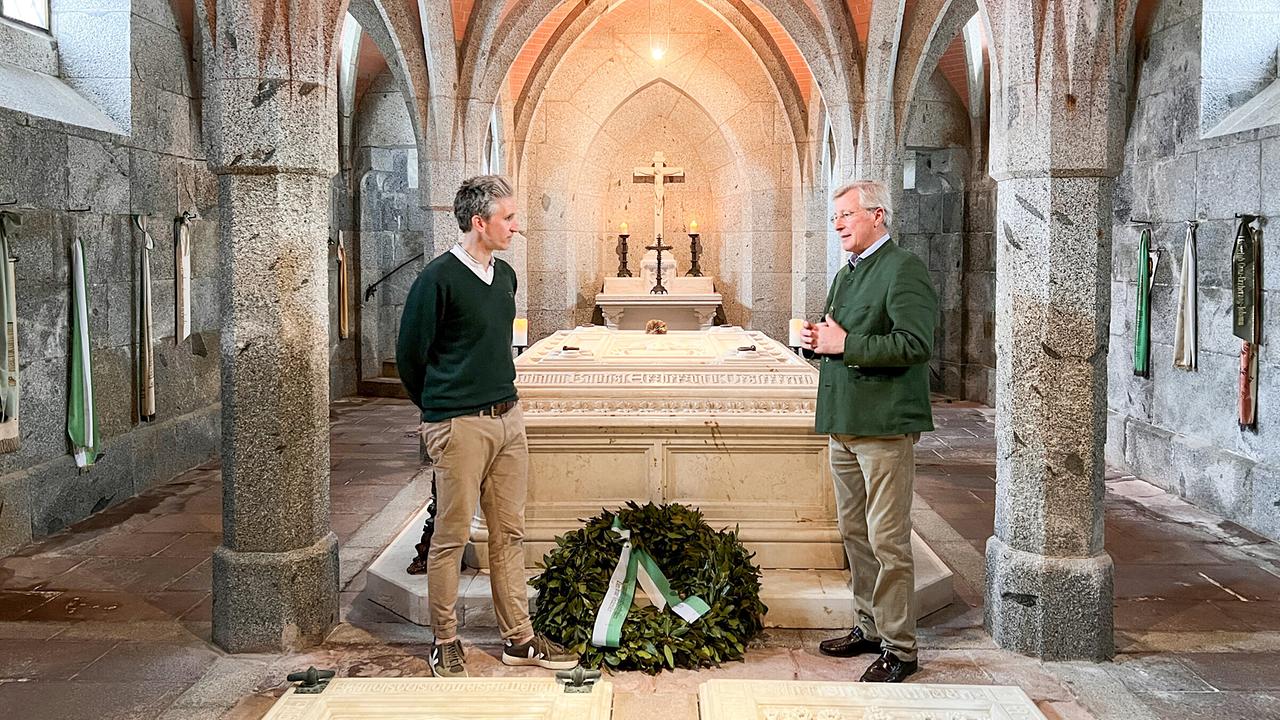 "Herrschaftszeiten! Bei Familie Spiegelfeld auf Schloss Schenna in Meran": Johann-Philipp Spiegelfeld mit Franz Spiegelfeld