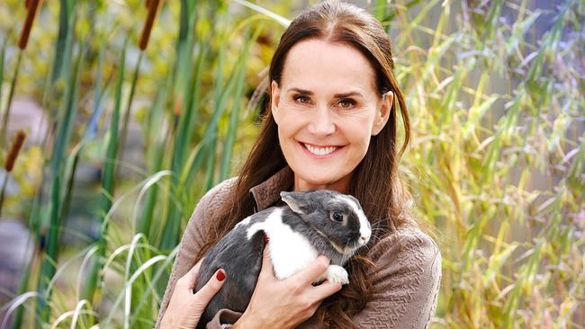 Maggie Entenfellner mit Kaninchen Ebylane