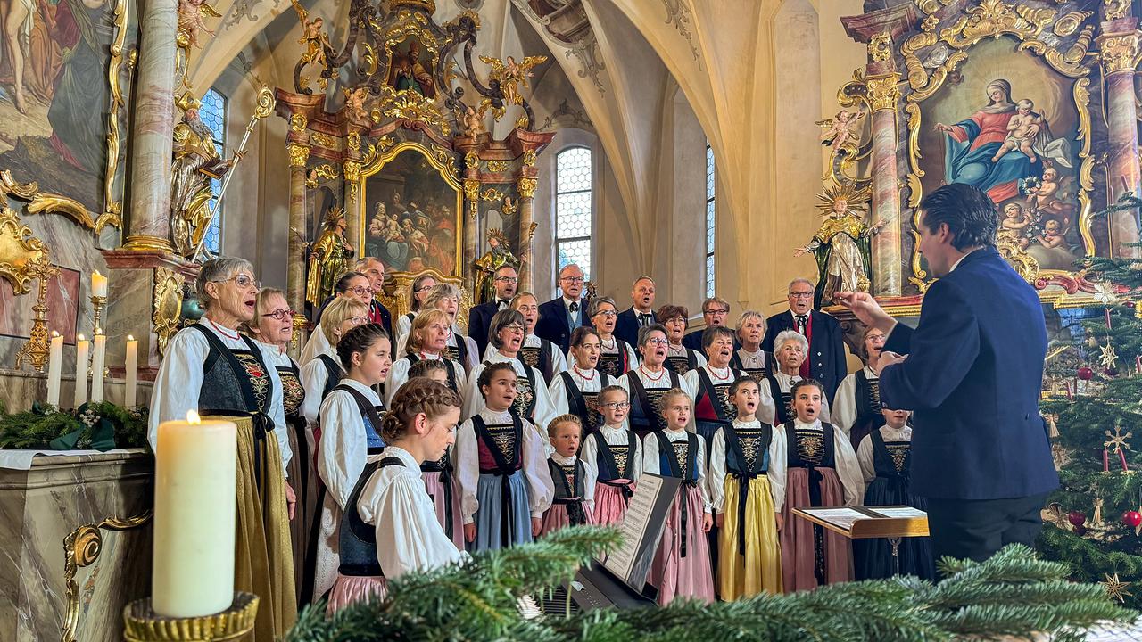 Adventsingen in der St. Nikolaus Kirche in Lech