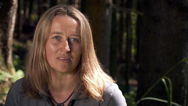 © ORF/Ab Hof TV Produktion Schmiede & Floristik: Monika Kaiser