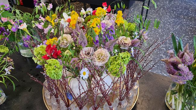Eine florale Kreation für die österlichen Festtage zaubert der Wiener Florist Andreas Bamesberger