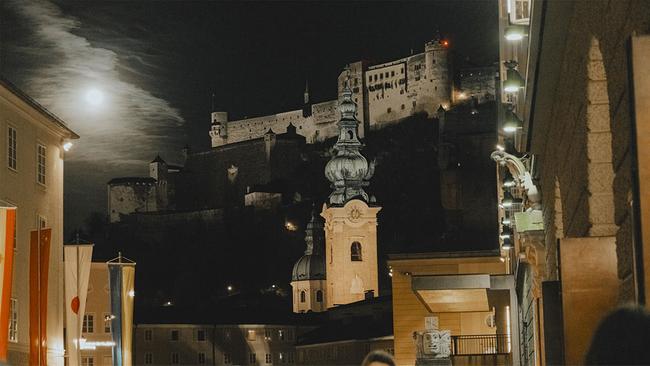 © Osterfestspiele Salzburg/Vincent Forstenlechner Salzburg bei Nacht