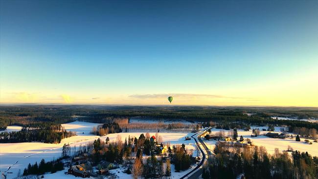 Der Blick vom Heißluftballon zeigt, warum Finnland seine über 1.300 Kilometer lange Grenze gegen einen Angriff Russlands nur schwer verteidigen könnte.