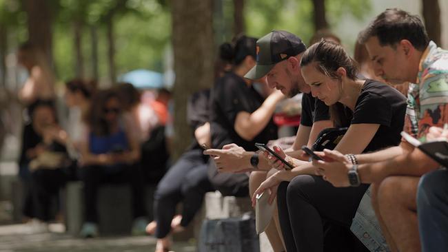 © ORF/ MORGANE PRODUCTION, ARTE FRANCE TikTok hat mehr als 1,7 Milliarden Nutzer. Daten und Algorithmen sind die neuen Waffen im Kräftemessen der Großmächte.