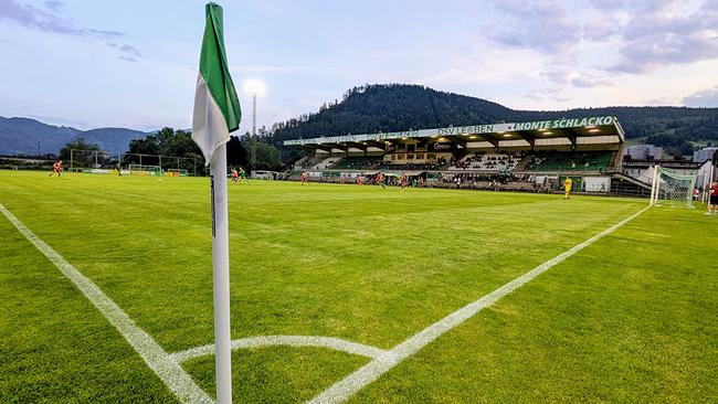 Absturz nach Fußballmärchen