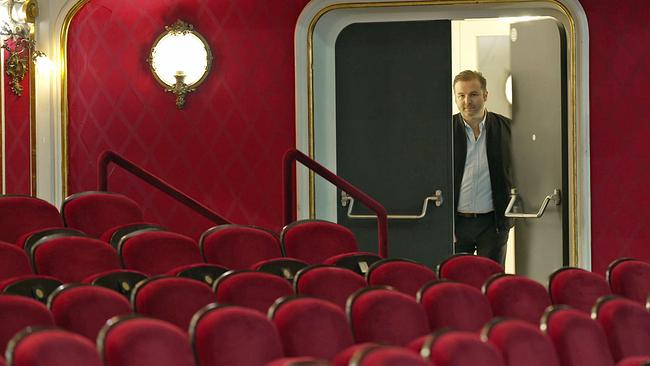 Volkstheater Jan Philipp Gloger öffnet Tür in den Zuschauerraum