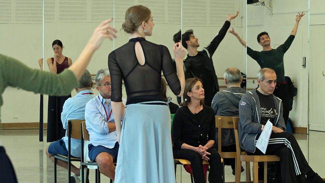 © ORF Alessandra Ferri bei Proben mit Wiener Staatsballett im Spiegelsaal