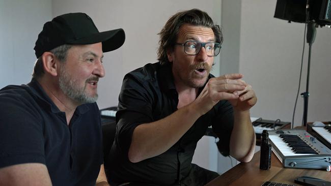 © ORF Marcus Füreder mit seinem Freund und Tonmeister Roland Schwarz
