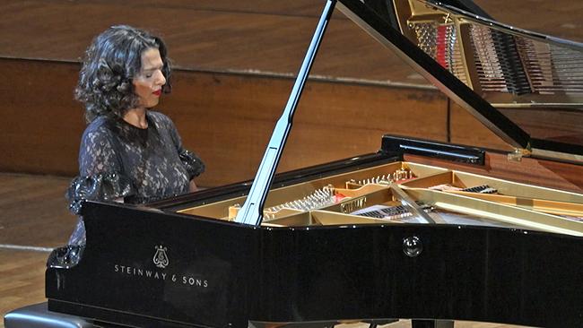 Khatia Buniatishvili am Klavier