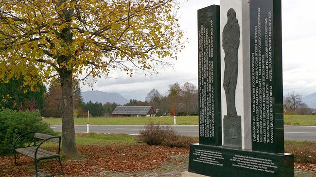 Gedenktafel gestaltet von Valentin Oman 