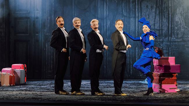 Ensemble von Achenbrödls Traum auf Bühne