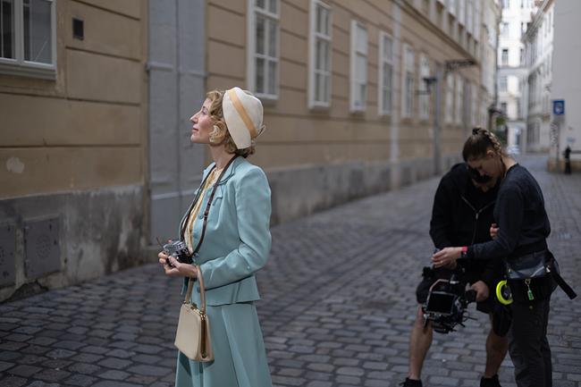 © ORF/V-set GmbH/Stefan Vucsina Valerie Ernegg als Fotografin, Benny Paya, Eva Paya