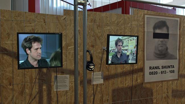 © ORF Christoph Schlingensief in Monitoren der Ausstellung im MAK