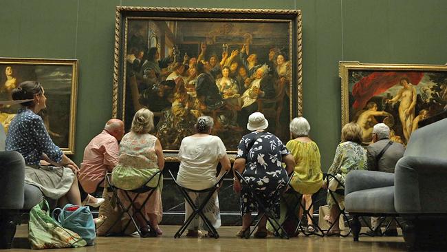 © ORF KHM Führung Studie "Gesundes Museum" - Seniorinnen vor Gemälde sitzend