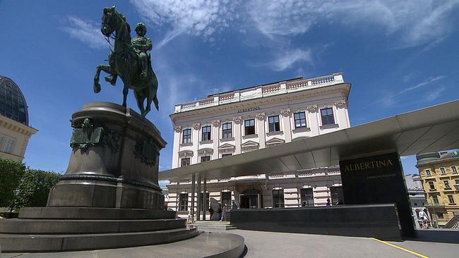 Albertina Haupthaus Außenansicht