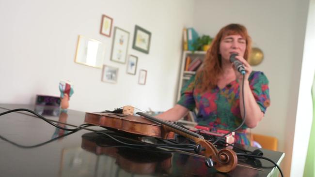 © ORF Anna Anderluh beim Singen