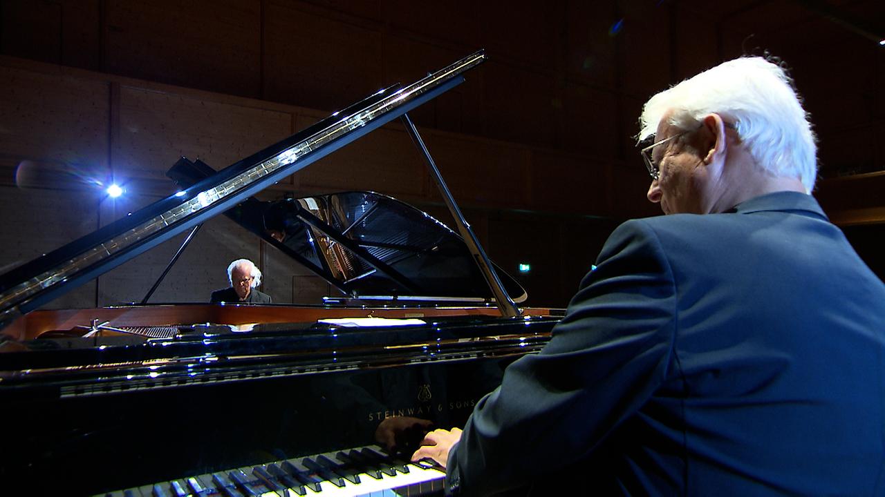 © ORF Das zweihändige Klavierduo Eduard und Johannes Kutrowatz auf den Flügeln im Konzerthaus.