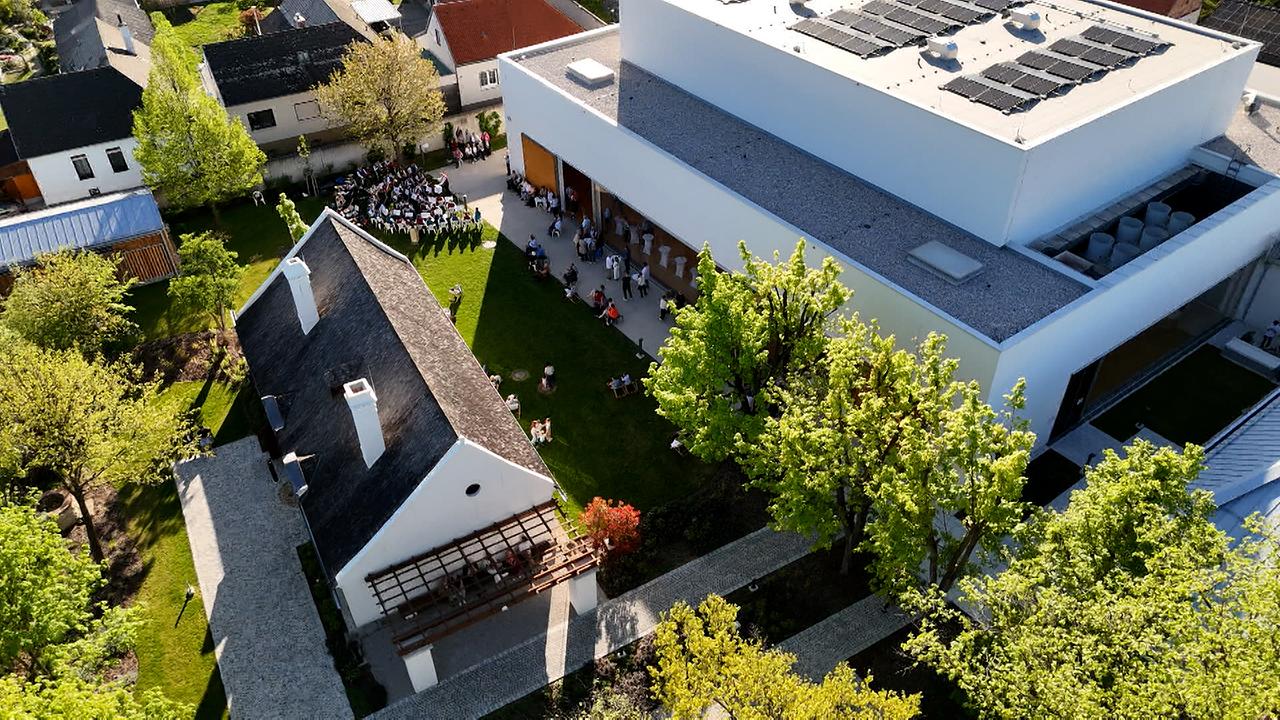 © ORF Das Liszt Zentrum in Raiding mit Konzertsaal und Geburtshaus