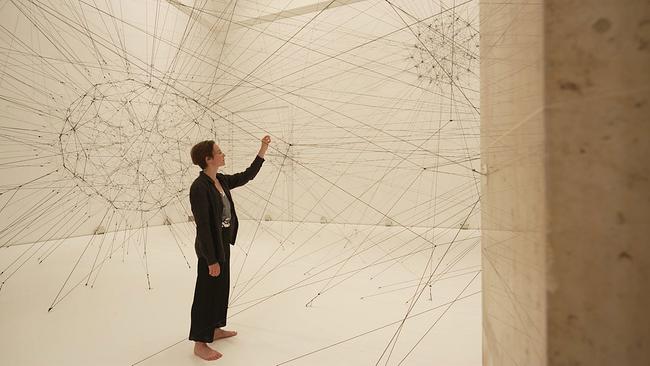 © ORF Tomás Saraceno Spinnennetzinstallation im Haus der Kunst in München