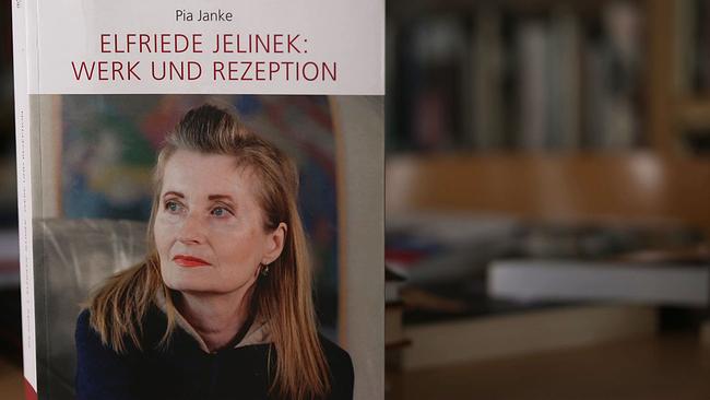 © ORF Cover von Buch über Elfriede Jelinek mit Porträtfoto