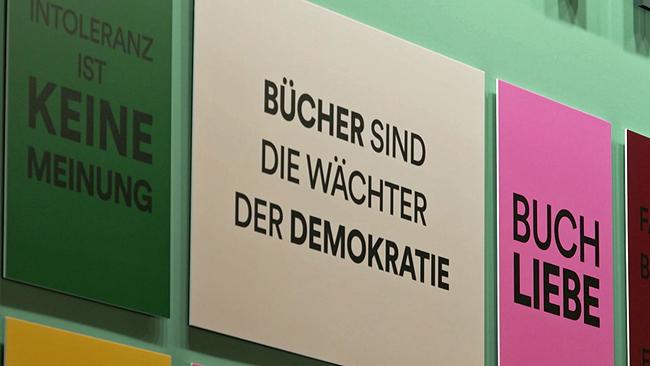 Frankfurter Buchmesse 2026 Schild: Bücher sind die Wächter der Demokratie