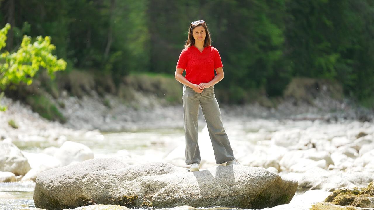 © ORF/ORF-Tirol 9 Plätze - 9 Schätze: So schön ist Österreich: Moderatorin Daniela Schmiderer begleitet Sie auf einer Tour durch Tirols schönste Plätze und meldet sich unter anderem aus der Kaiserklamm.