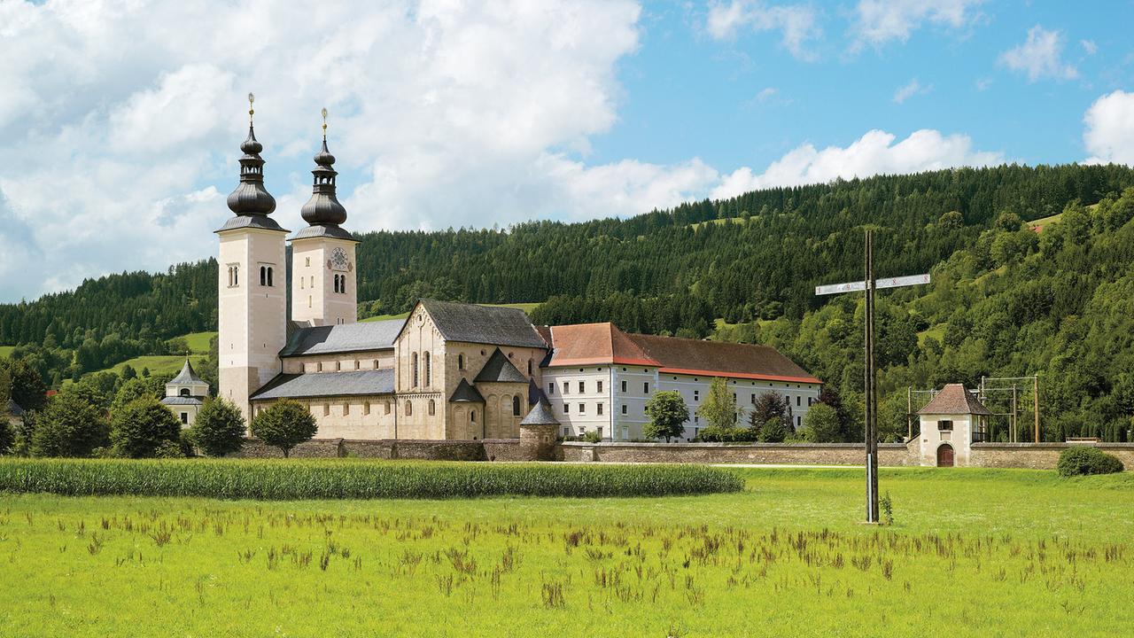 "9 Plätze – 9 Schätze: So schön ist Österreich - Kärnten": Dom zu Gurk, Südostansicht