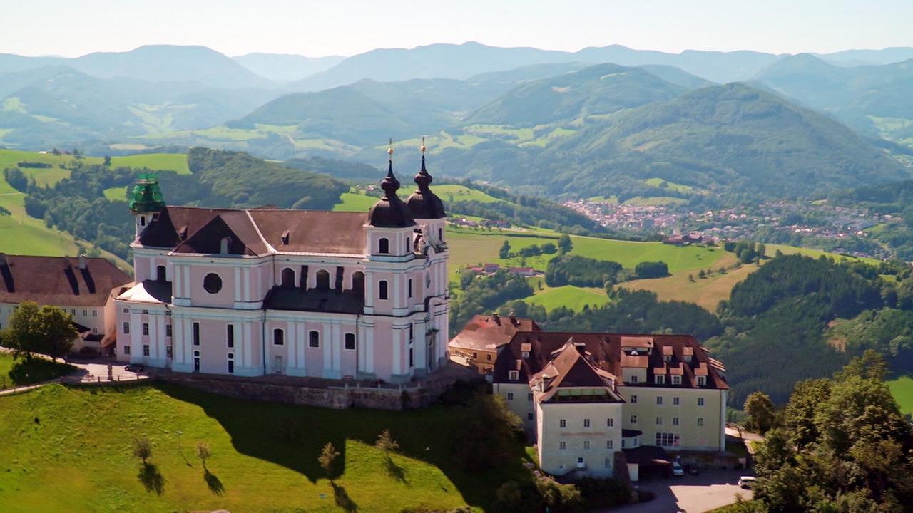 "9 Plätze – 9 Schätze: So schön ist Österreich: Niederösterreich": Basilika Sonntagberg am Mostviertler Panoramahöhenweg