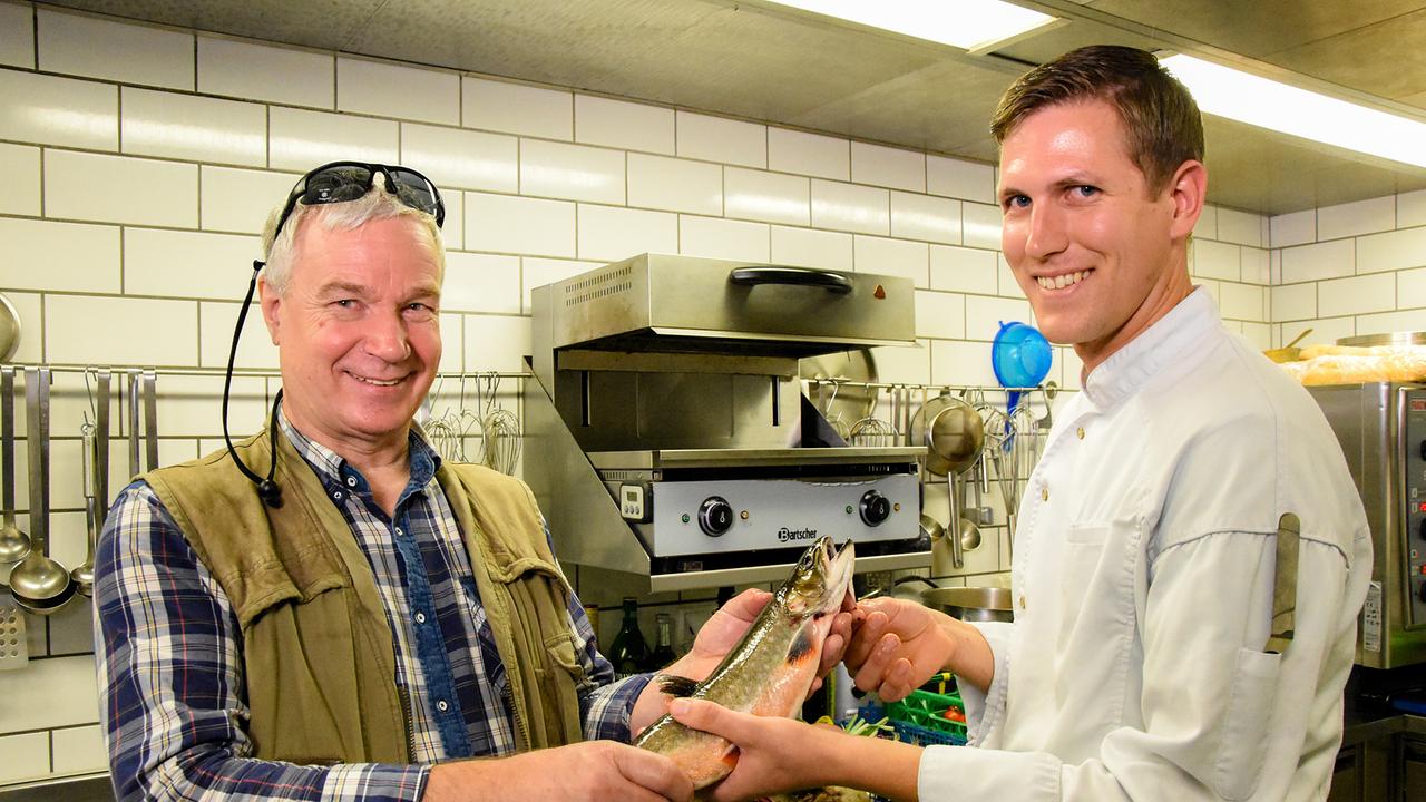 Rainer Stroppa (Fischzüchter aus Nenzing) und Dominic Mayer (Küchenchef des Rio-Kino Restaurant in Feldkirch)