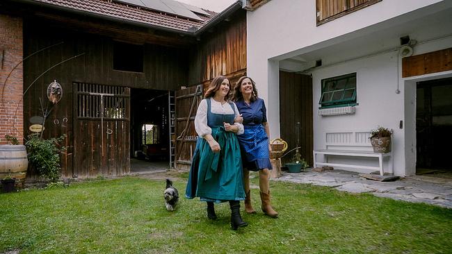 Barbara Karlich auf Besuch in Martina Parkers Haus in Bad Tatzmannsdorf