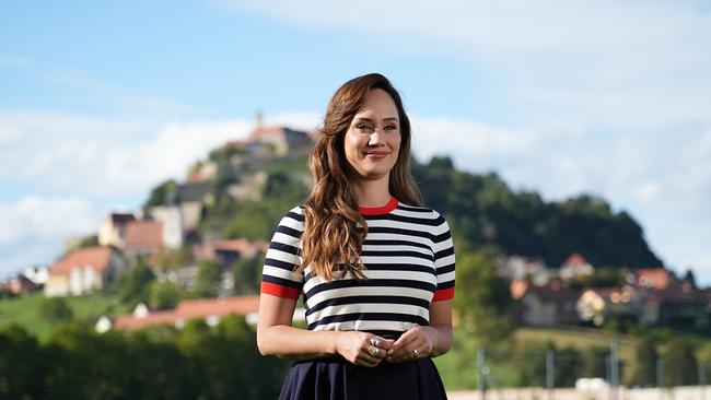 © ORF Sasa Schwarzjirg auf der Schlösserstraße