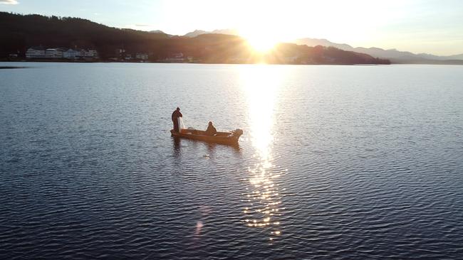 Ein Fischerboot am Wörthersee