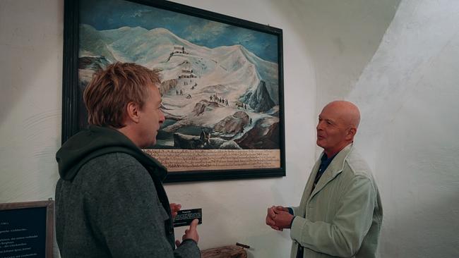 Max Müller im Gespräch mit Geologe Georg Kandutsch in dessen Museum