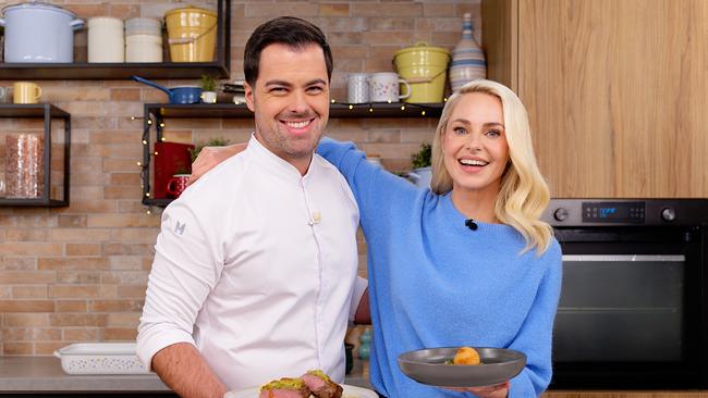 © Silvia Schneider GmbH Stefan Görg, Silvia Schneider in der Silvia kocht Küche