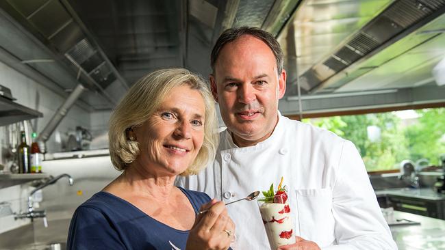 Regisseurin Claudia Pöchlauer mit dem Großmeister der Vorarlberger haute cuisine Patron und Küchenchef des Restaurant Guth in Lauterach Thomas Scheucher.