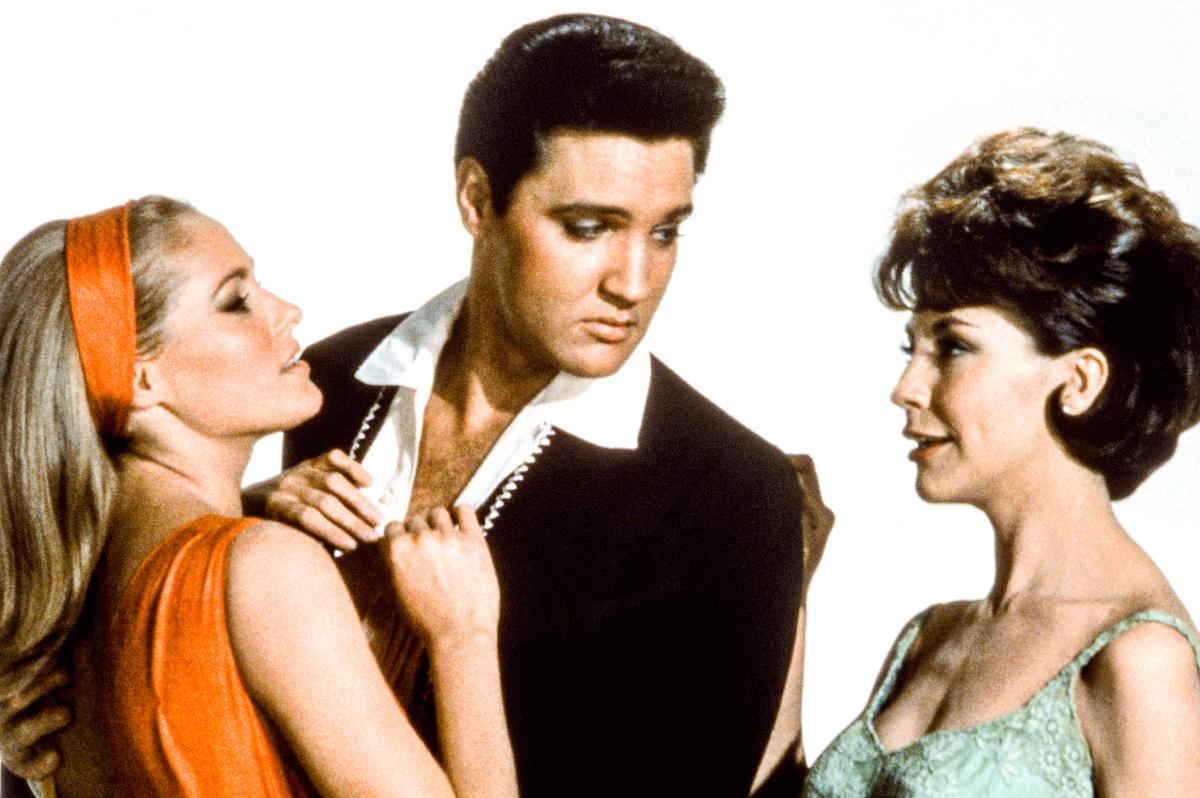 Im Bild: Ursula Andress (Margarita Dauphine), Elvis Presley (Mike Windgren), Elsa Cardenas (Dolores Gomez).