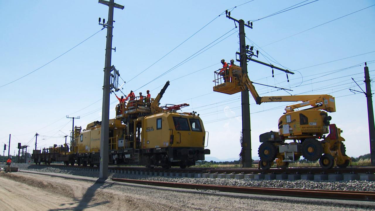 © ORF/Landesstudio Niederösterreich Arbeit an Oberleitungen bei der Bahn.
