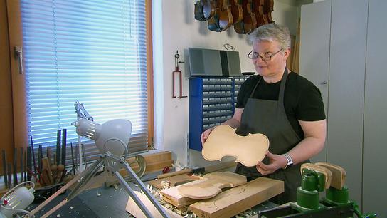 Am Schauplatz: Geigenmacherinnen Claudia Rook.  Gemeinsam mit Kerstin Hoffmann betreiben die beiden Geigenbau-Meisterinnen eine Werkstatt im 6. Bezirk.