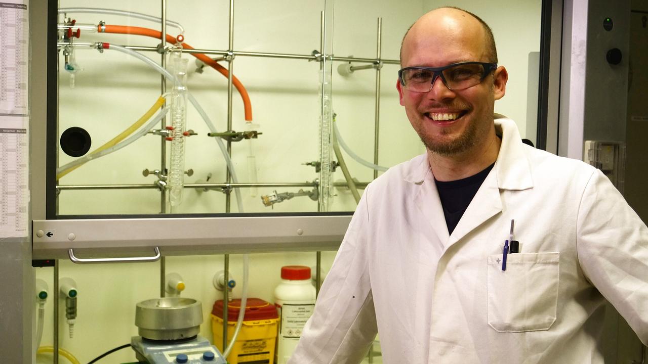 Mikrobiologe Armin Winter macht aus Wasserpflanzen Verpackungsmaterial