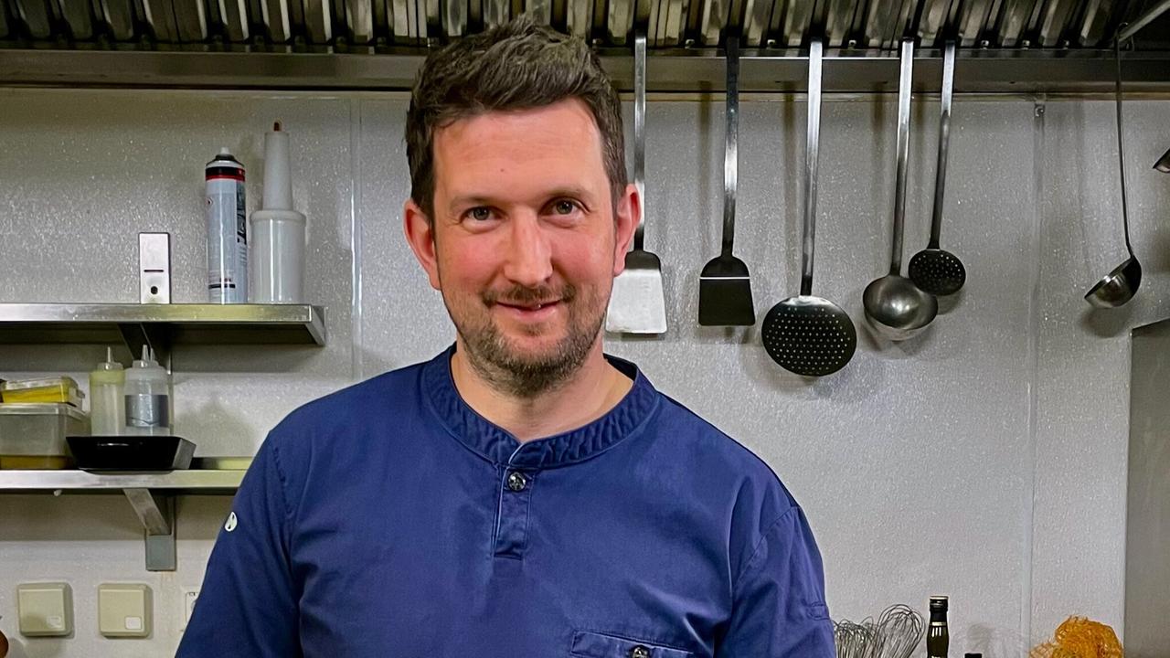 Koch und Küchenchef Wener Punz in der Küche.