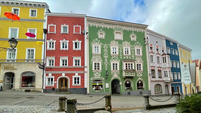 Typische Hausfassade in Schärding