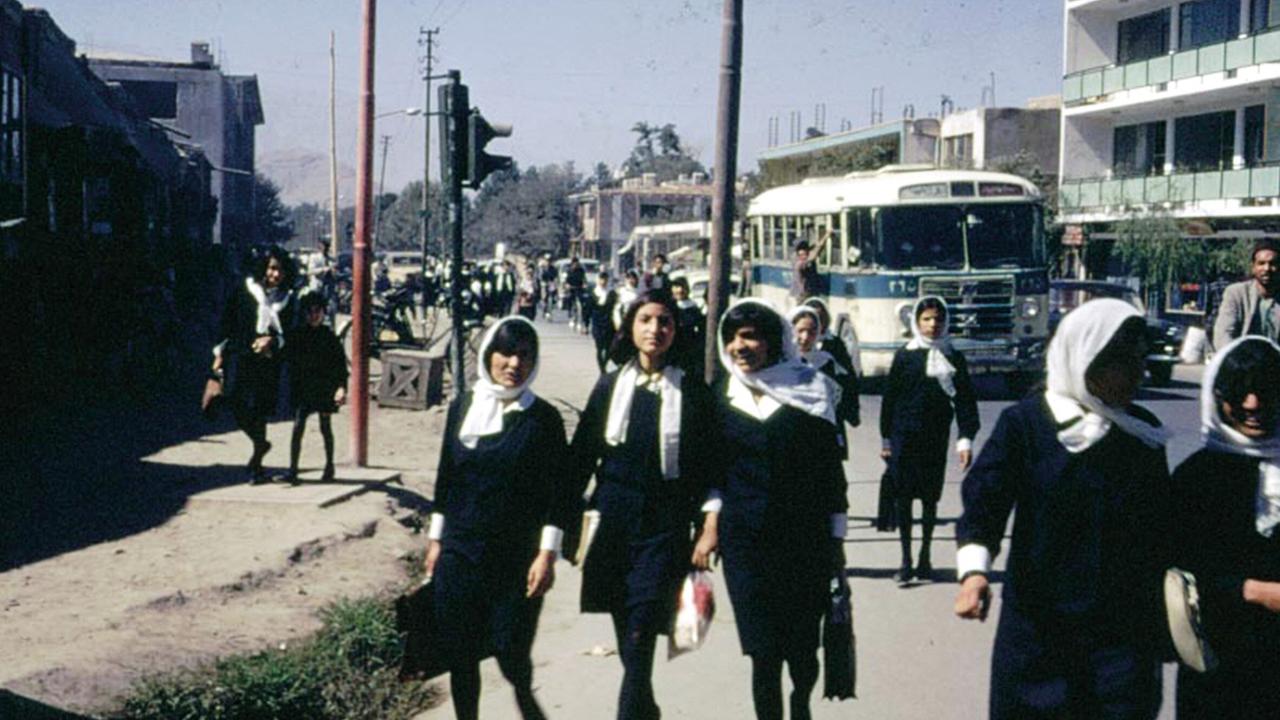 © ORF/LOOKS Film/NDR/Dr. Bill Podlich Burka und Scharia - Die vergessenen Frauen Afghanistans