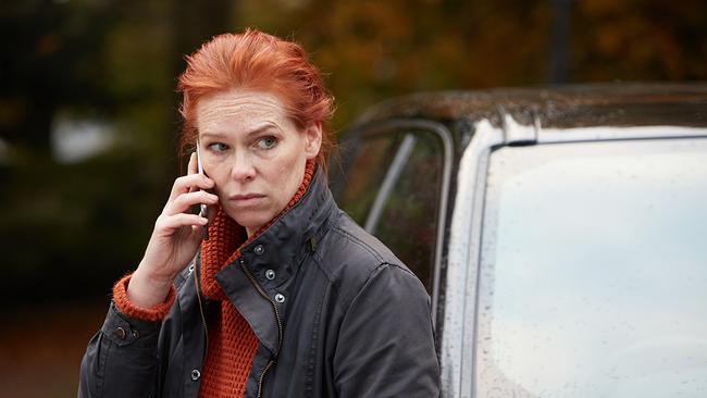 Im Bild: Auf Heimaturlaub in Scarborough: Kate Linville (Henny Reents) wird gegen ihren Willen in rätselhafte Morde und Vermisstenfälle hineingezogen.