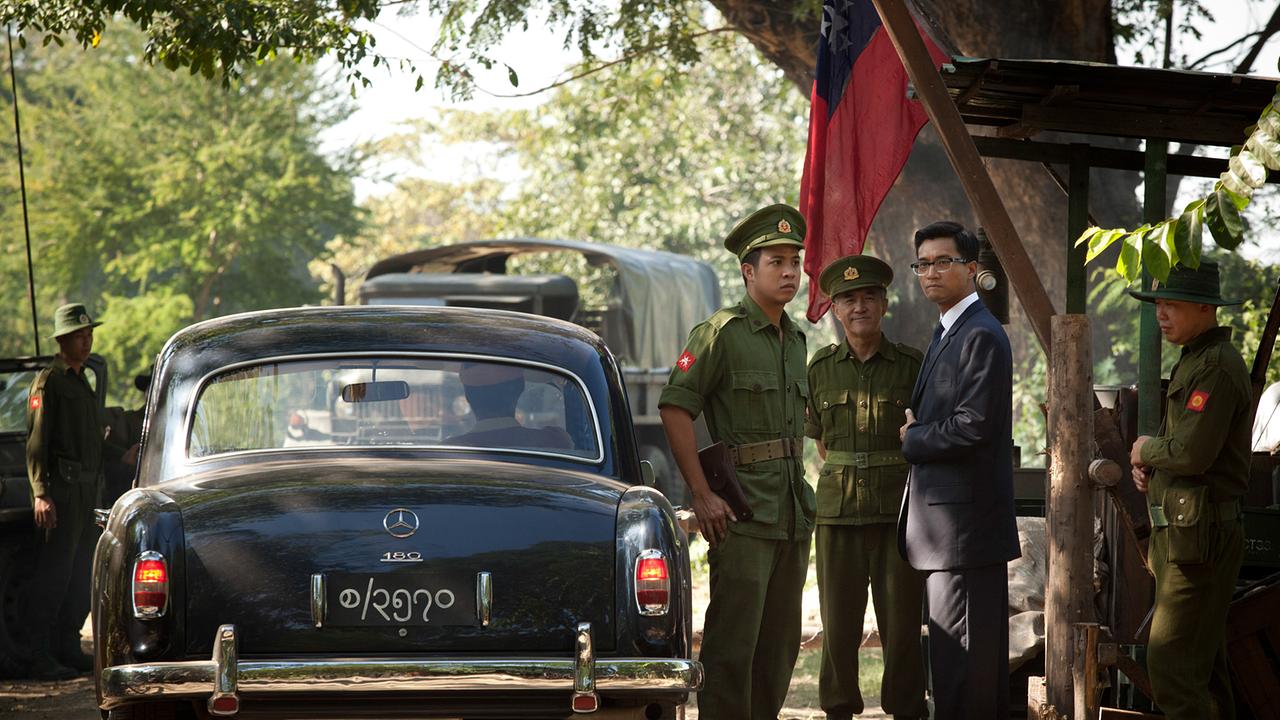 Im Bild: Sao (Daweerit Chullasapya) wird verhaftet.