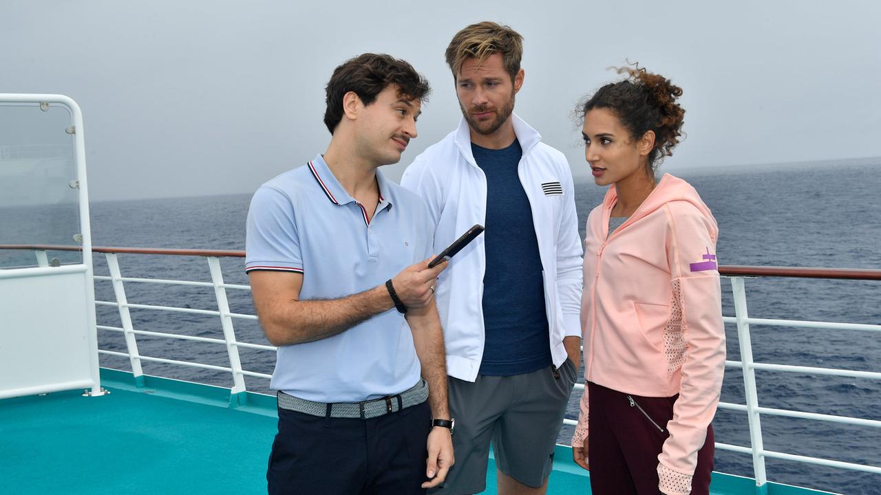 "Das Traumschiff: Marokko": Jaime Ferkic (Ken Becker), Tommy Schlesser (Lennart Albers), Michaela Saba (Prinzessin Lilani)